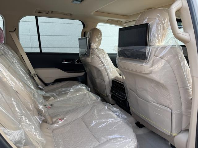 ランドクルーザー ＺＸ　内装ベージュ　モデリスタエアロ　１２．３型ＪＢＬナビ　リヤエンター　クールＢＯＸ　寒冷地仕様　空気圧センサー　電動リヤデフロック　トノカバー　電動格納サードシート　アクセサリーコンセント　純正２０ＡＷ（34枚目）