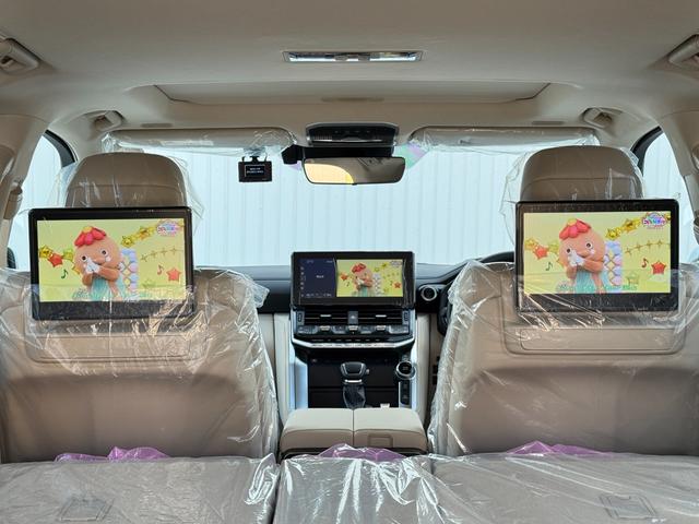 ランドクルーザー ＺＸ　内装ベージュ　モデリスタエアロ　１２．３型ＪＢＬナビ　リヤエンター　クールＢＯＸ　寒冷地仕様　空気圧センサー　電動リヤデフロック　トノカバー　電動格納サードシート　アクセサリーコンセント　純正２０ＡＷ（66枚目）