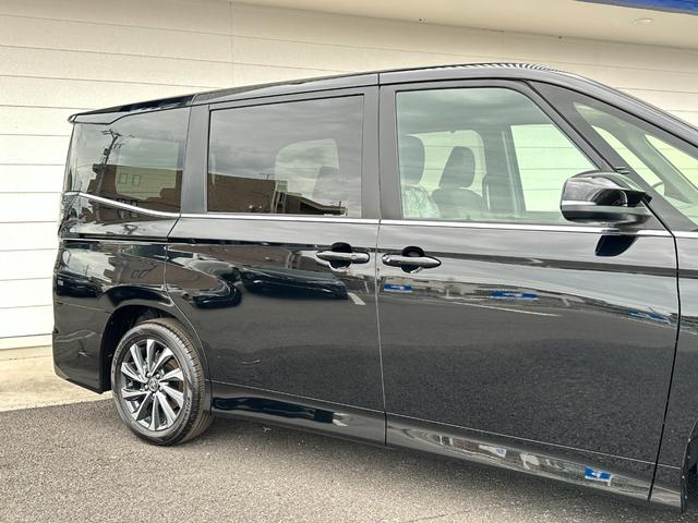 ヴォクシー ハイブリッドＳ－Ｚ　１０．５型コネクトナビ　三眼ＬＥＤヘッドランプ　両側電動スライドドア　　シートヒーター　アクセサリーコンセント　レーダークルーズコントロール　ＣＤ／ＤＶＤ　ＥＴＣ２．０　ＨＤＭＩ入力端子　純正１７ＡＷ（14枚目）