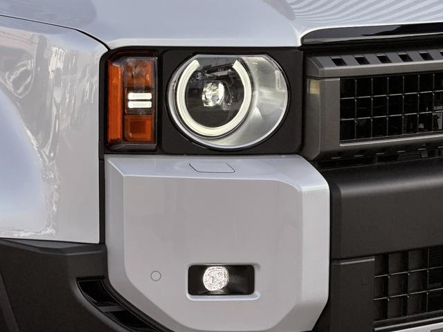 ランドクルーザー２５０ ＺＸファーストエディション　内装ブラウン　丸目ヘッドランプ　１４型コネクトナビ　ＪＢＬプレミアムサウンド　デジタルインナーミラー　アドバンストドライブ　電動格納サードシート　シートメモリ　置くだけ充電　ＡＣ１００Ｖ　純正１８ＡＷ（16枚目）