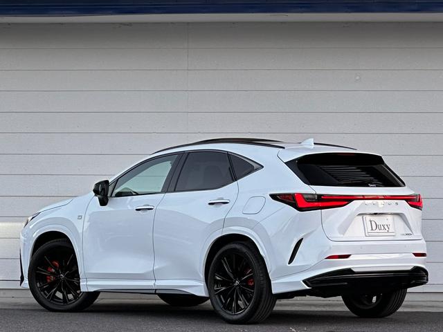 ＮＸ ＮＸ３５０ｈ　Ｆスポーツ　本革レッド内装　ＴＲＤエアロ　オレンジブレーキキャリパー　パノラマルーフ　デジタルインナーミラー　後席電動リクライニング　ヘッドアップディスプレイ　シートヒーター＆クーラー　ドラレコ前後　純正２０ＡＷ（12枚目）