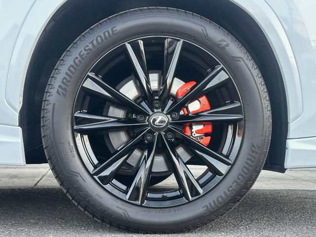 ＮＸ ＮＸ３５０ｈ　Ｆスポーツ　本革レッド内装　ＴＲＤエアロ　オレンジブレーキキャリパー　パノラマルーフ　デジタルインナーミラー　後席電動リクライニング　ヘッドアップディスプレイ　シートヒーター＆クーラー　ドラレコ前後　純正２０ＡＷ（30枚目）