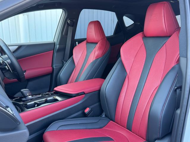 ＮＸ ＮＸ３５０ｈ　Ｆスポーツ　本革レッド内装　ＴＲＤエアロ　オレンジブレーキキャリパー　パノラマルーフ　デジタルインナーミラー　後席電動リクライニング　ヘッドアップディスプレイ　シートヒーター＆クーラー　ドラレコ前後　純正２０ＡＷ（34枚目）