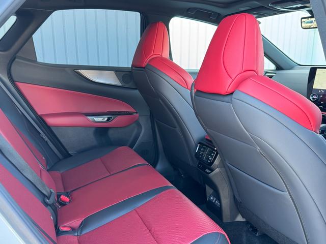 ＮＸ ＮＸ３５０ｈ　Ｆスポーツ　本革レッド内装　ＴＲＤエアロ　オレンジブレーキキャリパー　パノラマルーフ　デジタルインナーミラー　後席電動リクライニング　ヘッドアップディスプレイ　シートヒーター＆クーラー　ドラレコ前後　純正２０ＡＷ（38枚目）