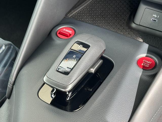 フェアレディZ ニスモ 9インチニッサンコネクトナビ 9速AT パドルシフト バックカメラ BOSEサウンドシステム 空気圧警報システム NISMO専用RECAROシート・サスペンション・レッドキャリパー・Rays製19AW(66枚目)