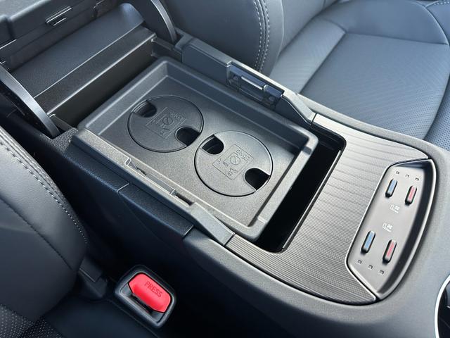 ハリアーハイブリッド Z レザーパッケージ・ナイトシェード 特別仕様車 PHEV仕様グリル モデリスタエアロ 12.3型JBLコネクトナビ 調光パノラマルーフ アクセサリーコンセント デジタルインナーミラー シートヒーター&クーラー シートメモリ 純正19AW(60枚目)