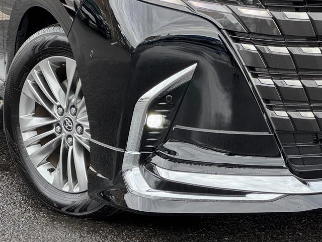 アルファードハイブリッド Z モデリスタエアロ 13.2インチ後席モニター 左右独立ムーンルーフ デジタルミラー アドバンストドライブ&パーク ユニバーサルステップ ヘッドアップディスプレイ 寒冷地仕様 置くだけ充電 純正18AW(20枚目)