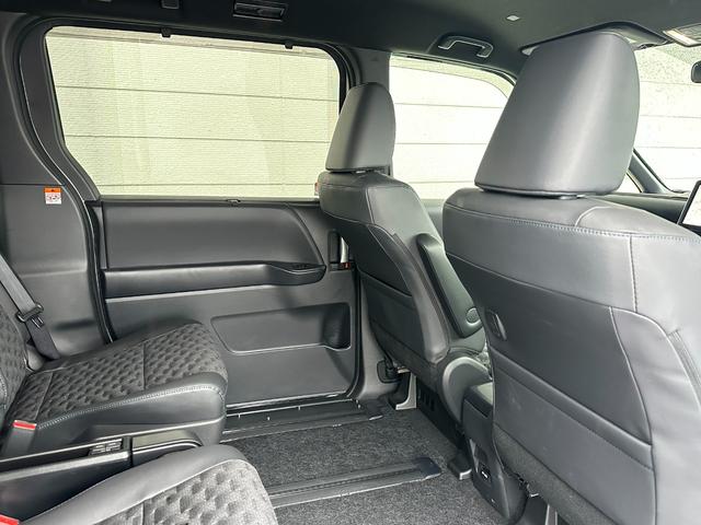 ヴォクシー ハイブリッドＳ－Ｚ　１０．５インチコネクトナビ　三眼ＬＥＤヘッドランプ　ブラインドスポットモニター　シートヒーター　アドバンストドライブ　アクセサリーコンセント　ＨＤＭＩ入力端子　ＣＤ／ＤＶＤ　ＥＴＣ２．０　純正１７ＡＷ（32枚目）