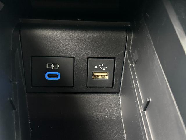 ヴォクシー ハイブリッドＳ－Ｚ　１０．５インチコネクトナビ　三眼ＬＥＤヘッドランプ　ブラインドスポットモニター　シートヒーター　アドバンストドライブ　アクセサリーコンセント　ＨＤＭＩ入力端子　ＣＤ／ＤＶＤ　ＥＴＣ２．０　純正１７ＡＷ（51枚目）