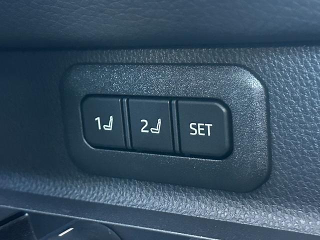 ランドクルーザー２５０ ＺＸファーストエディション　内装ブラウン　丸目ヘッドランプ　１４型コネクトナビ　ＪＢＬプレミアムサウンド　デジタルインナーミラー　アドバンストドライブ　電動格納サードシート　シートメモリ　置くだけ充電　ＡＣ１００Ｖ　純正１８ＡＷ（71枚目）