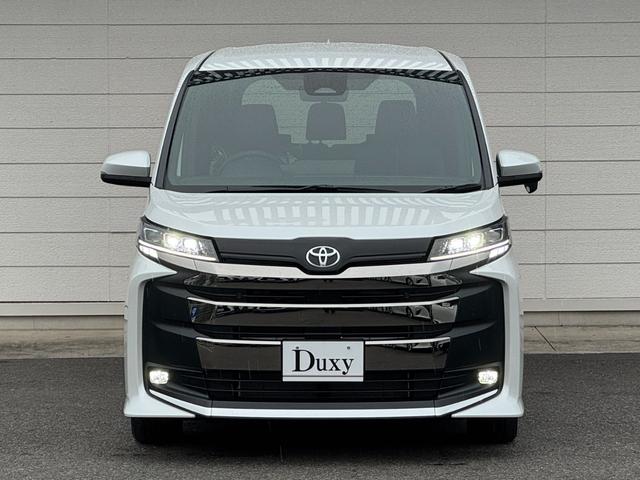 ノア ハイブリッドＳ－Ｚ　改良モデル　１０．５型コネクトナビ　三眼ＬＥＤヘッドランプ　デジタルインナーミラー　快適利便パッケージＨｉ　ユニバーサルステップ　ブラインドスポットモニター　ＡＣ１５００Ｗ　ＥＴＣ２．０　純正１７ＡＷ（4枚目）