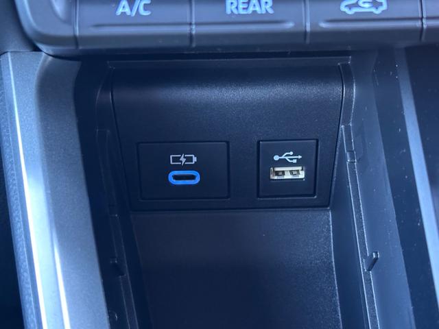 ノア ハイブリッドＳ－Ｚ　改良モデル　１０．５型コネクトナビ　三眼ＬＥＤヘッドランプ　デジタルインナーミラー　快適利便パッケージＨｉ　ユニバーサルステップ　ブラインドスポットモニター　ＡＣ１５００Ｗ　ＥＴＣ２．０　純正１７ＡＷ（53枚目）