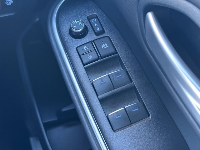 ノア ハイブリッドＳ－Ｚ　改良モデル　１０．５型コネクトナビ　三眼ＬＥＤヘッドランプ　デジタルインナーミラー　快適利便パッケージＨｉ　ユニバーサルステップ　ブラインドスポットモニター　ＡＣ１５００Ｗ　ＥＴＣ２．０　純正１７ＡＷ（61枚目）