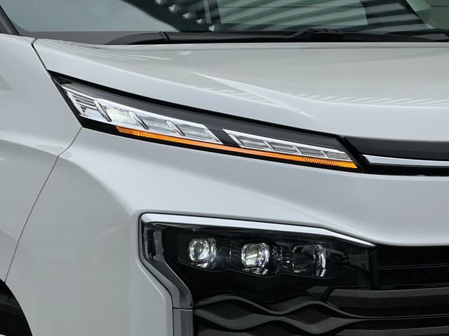 ヴォクシー ハイブリッドＳ－Ｚ　１０．５型コネクトナビ　三眼ＬＥＤヘッドランプ　デジタルインナーミラー　ヘッドアップディスプレイ　快適利便パッケージＨｉ　トヨタチームメイト　ＣＤ／ＤＶＤ　シートヒータ　パワーバックドア　純正１７ＡＷ（18枚目）