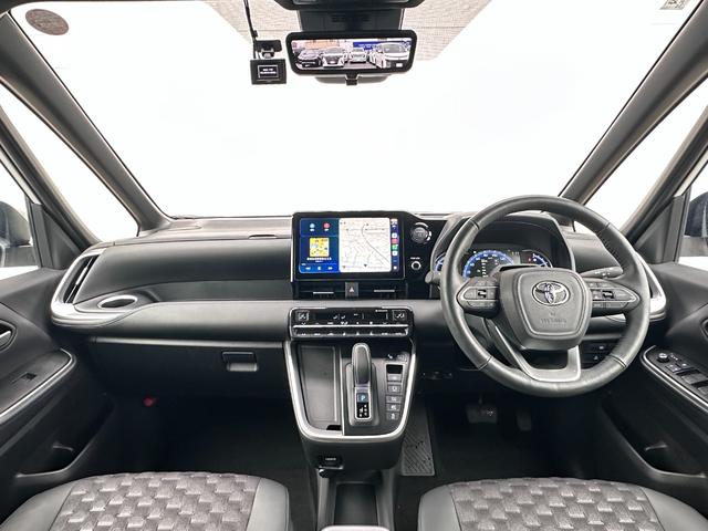 ヴォクシー ハイブリッドＳ－Ｚ　１０．５型コネクトナビ　三眼ＬＥＤヘッドランプ　デジタルインナーミラー　ヘッドアップディスプレイ　快適利便パッケージＨｉ　トヨタチームメイト　ＣＤ／ＤＶＤ　シートヒータ　パワーバックドア　純正１７ＡＷ（30枚目）