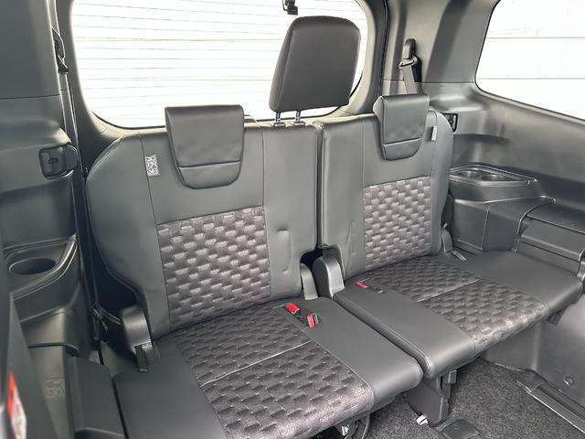 ヴォクシー ハイブリッドＳ－Ｚ　１０．５型コネクトナビ　三眼ＬＥＤヘッドランプ　デジタルインナーミラー　ヘッドアップディスプレイ　快適利便パッケージＨｉ　トヨタチームメイト　ＣＤ／ＤＶＤ　シートヒータ　パワーバックドア　純正１７ＡＷ（37枚目）