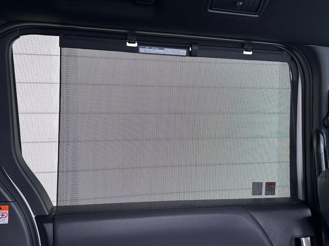 ヴォクシー ハイブリッドＳ－Ｚ　１０．５型コネクトナビ　三眼ＬＥＤヘッドランプ　デジタルインナーミラー　ヘッドアップディスプレイ　快適利便パッケージＨｉ　トヨタチームメイト　ＣＤ／ＤＶＤ　シートヒータ　パワーバックドア　純正１７ＡＷ（68枚目）