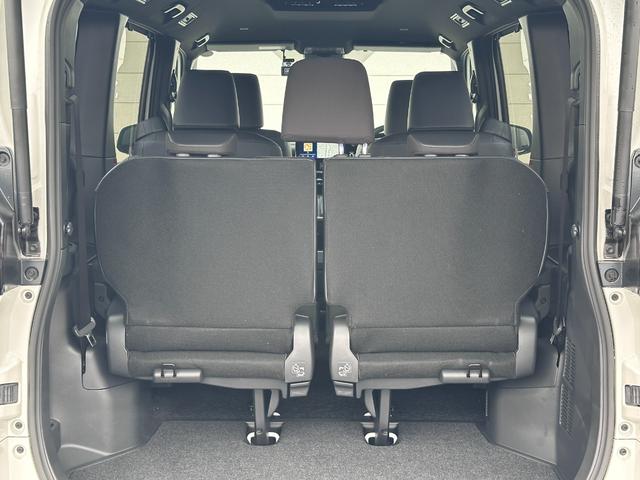 ヴォクシー ハイブリッドＳ－Ｚ　１０．５型コネクトナビ　三眼ＬＥＤヘッドランプ　デジタルインナーミラー　ヘッドアップディスプレイ　快適利便パッケージＨｉ　トヨタチームメイト　ＣＤ／ＤＶＤ　シートヒータ　パワーバックドア　純正１７ＡＷ（70枚目）