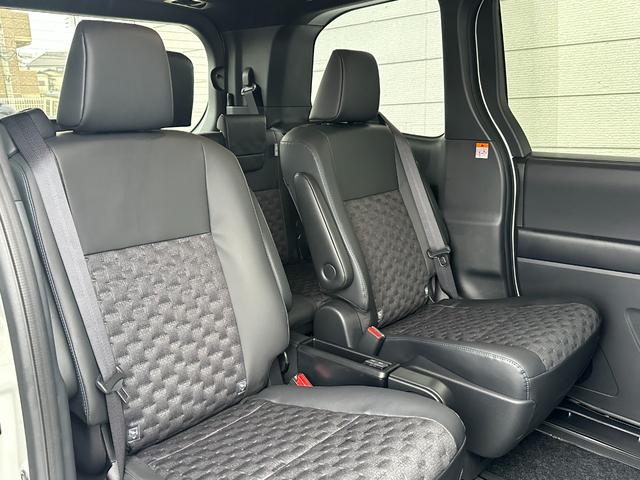 ヴォクシー ハイブリッドＳ－Ｚ　１０．５インチコネクトナビ　三眼ＬＥＤヘッドランプ　ブラインドスポットモニター　シートヒーター　アドバンストドライブ　アクセサリーコンセント　ＨＤＭＩ入力端子　ＣＤ／ＤＶＤ　ＥＴＣ２．０　純正１７ＡＷ（31枚目）