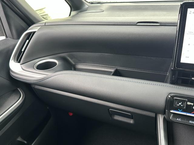 ヴォクシー ハイブリッドＳ－Ｚ　１０．５インチコネクトナビ　三眼ＬＥＤヘッドランプ　ブラインドスポットモニター　シートヒーター　アドバンストドライブ　アクセサリーコンセント　ＨＤＭＩ入力端子　ＣＤ／ＤＶＤ　ＥＴＣ２．０　純正１７ＡＷ（63枚目）