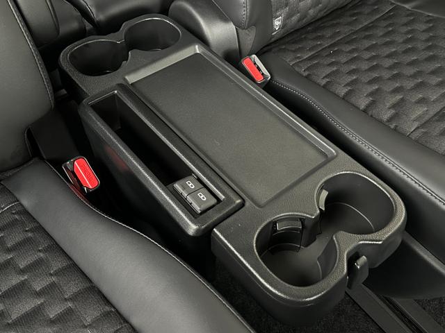 ヴォクシー ハイブリッドＳ－Ｚ　１０．５インチコネクトナビ　三眼ＬＥＤヘッドランプ　ブラインドスポットモニター　シートヒーター　アドバンストドライブ　アクセサリーコンセント　ＨＤＭＩ入力端子　ＣＤ／ＤＶＤ　ＥＴＣ２．０　純正１７ＡＷ（68枚目）