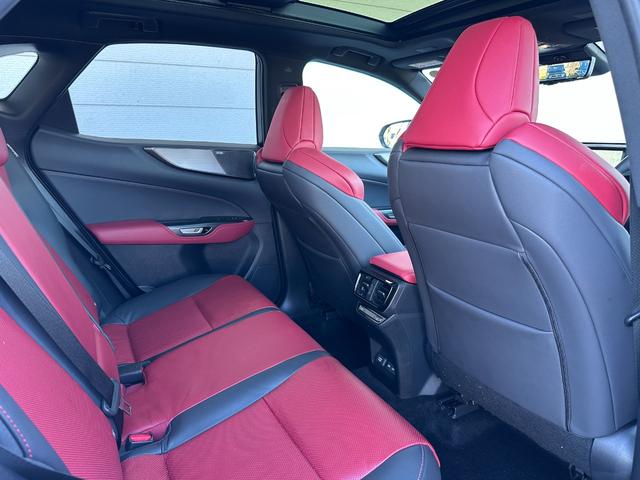 ＮＸ ＮＸ３５０ｈ　Ｆスポーツ　本革レッド内装　マークレビンソン　オレンジブレーキキャリパー　パノラマルーフ　デジタルインナーミラー　アドバンスパーク　アクセサリーコンセント　リヤフォグランプ　置くだけ充電　寒冷地仕様　純正２０ＡＷ（40枚目）