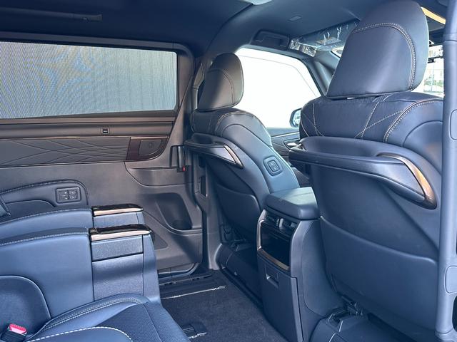 ヴェルファイアハイブリッド Ｚ　プレミア　黒本革　１４型コネクトナビ　左右独立ムーンルーフ　デジタルインナーミラー　ユニバーサルステップ　ヘッドアップディスプレイ　トヨタチームメイト　アドバンストドライブ＆パーク　ＡＣ１５００Ｗ　純正１９ＡＷ（34枚目）