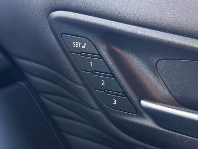 ヴェルファイアハイブリッド Ｚ　プレミア　黒本革　１４型コネクトナビ　左右独立ムーンルーフ　デジタルインナーミラー　ユニバーサルステップ　ヘッドアップディスプレイ　トヨタチームメイト　アドバンストドライブ＆パーク　ＡＣ１５００Ｗ　純正１９ＡＷ（67枚目）