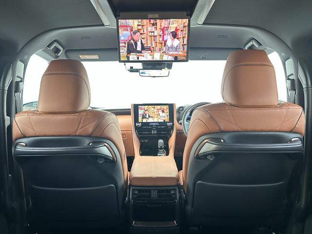 ヴェルファイアハイブリッド Ｚ　プレミア　内装ブラウン　１４型コネクトナビ　デジタルインナーミラー　１３．２型後席モニター　左右独立ムーンルーフ　ヘッドアップディスプレイ　アドバンストドライブ＆パーク　スペアタイヤ　置くだけ充電　純正２０ＡＷ（37枚目）