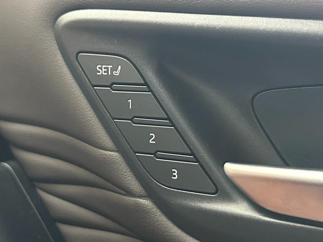 ヴェルファイアハイブリッド Ｚ　プレミア　本革ブラウン内装　左右独立ムーンルーフ　デジタルインナーミラー　ヘッドアップディスプレイ　トヨタチームメイト　シートヒーター＆クーラー　ドラレコ前後　アクセサリーコンセント　置くだけ充電　純正１９ＡＷ（63枚目）