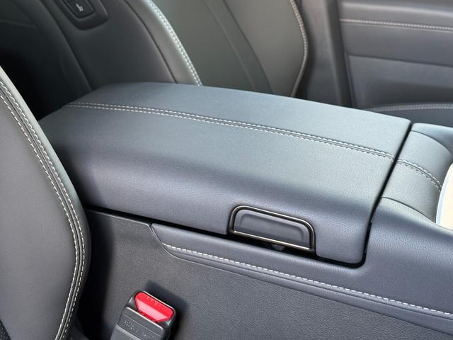 アルファード Ｚ　改良後モデル　モデリスタエアロ　ＪＢＬプレミアムサウンドシステム　リヤエンターテイメント　左右独立ムーンルーフ　デジタルインナーミラー　ユニバーサルステップ　トヨタチームメイト　置く充電　純正１８ＡＷ（69枚目）