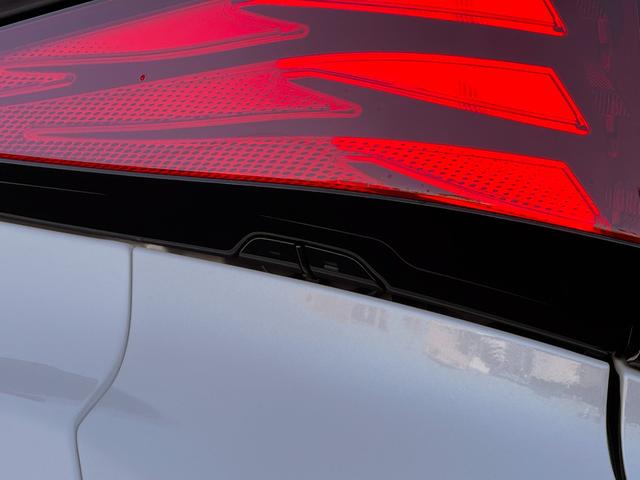 アルファード Ｚ　改モデル　１４型コネクトナビ　ＪＢＬプレミアムサウンド　１４インチリヤエンター　ヘッドアップディスプレイ　トヨタチームメイト　ユニバーサルステップ　シートヒーター＆クーラー　置くだけ充電　純正１８ＡＷ（25枚目）