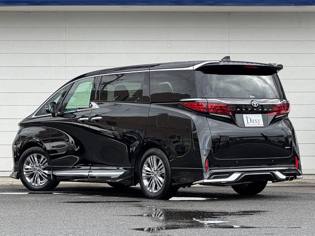 アルファードハイブリッド Ｚ　モデリスタエアロ　１３．２インチ後席モニター　左右独立ムーンルーフ　デジタルミラー　アドバンストドライブ＆パーク　ユニバーサルステップ　ヘッドアップディスプレイ　寒冷地仕様　置くだけ充電　純正１８ＡＷ（12枚目）