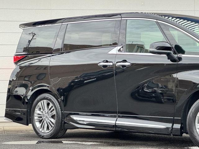 アルファードハイブリッド Ｚ　モデリスタエアロ　１３．２インチ後席モニター　左右独立ムーンルーフ　デジタルミラー　アドバンストドライブ＆パーク　ユニバーサルステップ　ヘッドアップディスプレイ　寒冷地仕様　置くだけ充電　純正１８ＡＷ（14枚目）