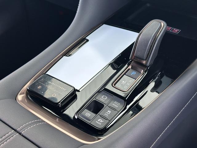 アルファードハイブリッド Ｚ　モデリスタエアロ　イルミルーフスポイラー　フロントグリルメッキ　モデリスタ２０ＡＷ　後席フリップダウンモニタ　左右独立ムーンルーフ　デジタルインナーミラー　ヘッドアップディスプレイ　トヨタチームメイト（56枚目）