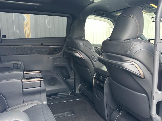 アルファードハイブリッド Ｚ　改良後モデル　１４型ＪＢＬコネクトナビ　リヤエンターテイメント　左右独立ムーンルーフ　デジタルミラー　トヨタチームメイト　ヘッドアップディスプレイ　シートヒーター＆クーラー　置くだけ充電　純正１８ＡＷ（38枚目）