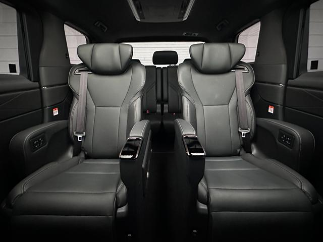 アルファードハイブリッド Ｚ　改良後モデル　１４型ＪＢＬコネクトナビ　リヤエンターテイメント　左右独立ムーンルーフ　デジタルミラー　トヨタチームメイト　ヘッドアップディスプレイ　シートヒーター＆クーラー　置くだけ充電　純正１８ＡＷ（40枚目）