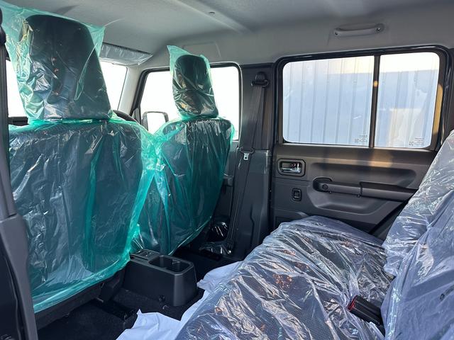 ジムニーノマド ＦＣ　５ドア　４速オートマ　アダプティブクルーズコントロール　シートヒーター　フルオートエアコン　ヘッドランプウォッシャー　本革巻ステアリング　ステアリングオーディオスイッチ　リヤフォグランプ　純正１５ＡＷ（32枚目）