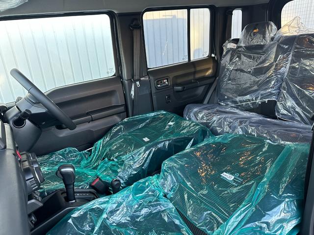 ジムニーノマド ＦＣ　５ドア　４速オートマ　アダプティブクルーズコントロール　シートヒーター　フルオートエアコン　ヘッドランプウォッシャー　本革巻ステアリング　ステアリングオーディオスイッチ　リヤフォグランプ　純正１５ＡＷ（35枚目）