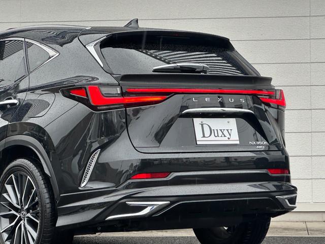 ＮＸ 　内装レッド　モデリスタエアロ　パノラマルーフ　デジタルインナーミラー　後席電動リクライニング　１４型コネクトナビ　ヘッドアップディスプレイ　シートヒーター＆ベンチレーション　ＡＣ１００Ｖ　純正２０ＡＷ（23枚目）