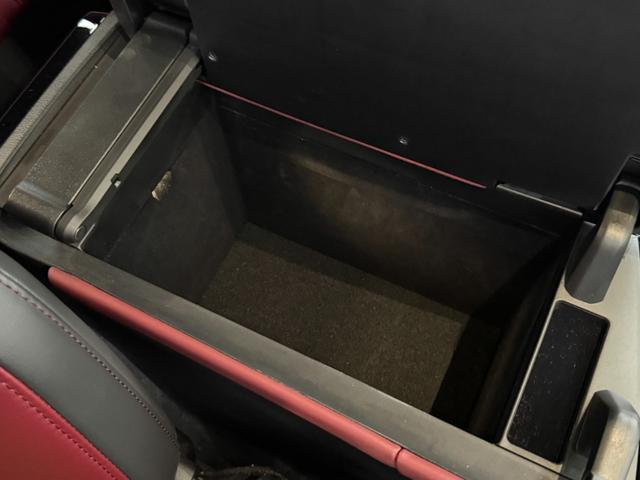 ＮＸ 　内装レッド　モデリスタエアロ　パノラマルーフ　デジタルインナーミラー　後席電動リクライニング　１４型コネクトナビ　ヘッドアップディスプレイ　シートヒーター＆ベンチレーション　ＡＣ１００Ｖ　純正２０ＡＷ（58枚目）