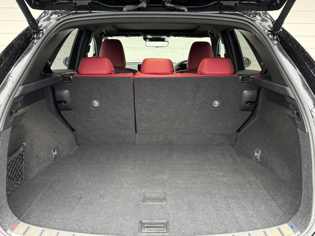 ＮＸ 　内装レッド　モデリスタエアロ　パノラマルーフ　デジタルインナーミラー　後席電動リクライニング　１４型コネクトナビ　ヘッドアップディスプレイ　シートヒーター＆ベンチレーション　ＡＣ１００Ｖ　純正２０ＡＷ（70枚目）