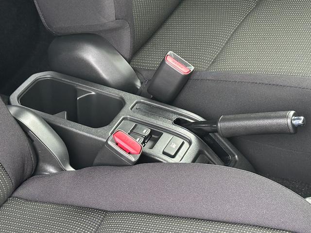 ジムニーノマド ＦＣ　５ドア　４速オートマ　フルオートエアコン　ヘッドランプウォッシャー　本革巻ステアリング　ステアリングオーディオスイッチ　アダプティブクルーズコントロール　シートヒーター　リヤフォグランプ　純正１５ＡＷ（52枚目）