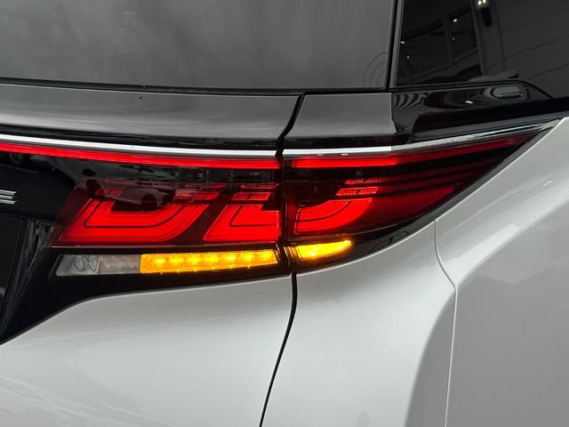 ヴェルファイアハイブリッド エグゼクティブラウンジ　本革ブラック内装　モデリスタエアロ　モデリスタ２０ＡＷ　ＪＢＬプレミアムサウンド　リヤエンターテイメント　左右独立ムーンルーフ　デジタルインナーミラー　シートヒーター＆ベンチレーション　置くだけ充電（25枚目）