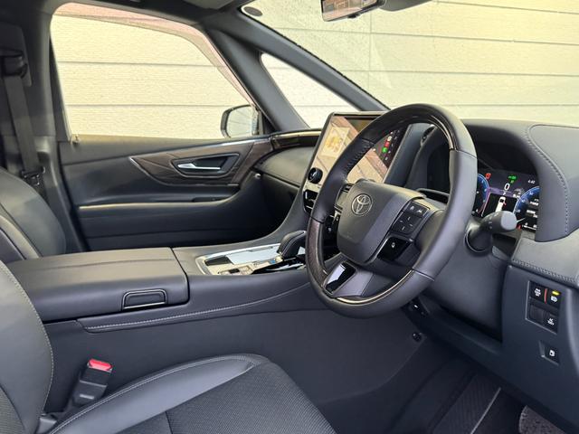 ヴェルファイアハイブリッド エグゼクティブラウンジ　本革ブラック内装　モデリスタエアロ　モデリスタ２０ＡＷ　ＪＢＬプレミアムサウンド　リヤエンターテイメント　左右独立ムーンルーフ　デジタルインナーミラー　シートヒーター＆ベンチレーション　置くだけ充電（33枚目）