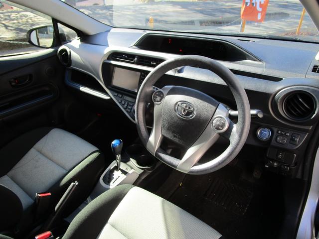 アクア Ｓ　地デジナビ　Ｂｌｕｅｔｏｏｔｈ付　ＥＴＣ　スマートキー　オートエアコン　ＬＥＤルームライト　Ｂカメラ（5枚目）