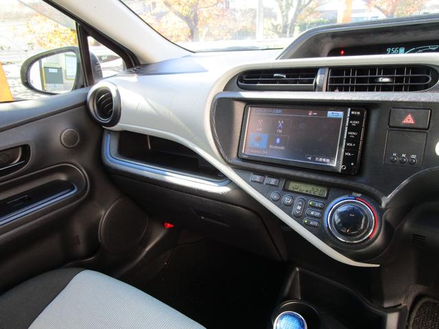 アクア Ｓ　地デジナビ　Ｂｌｕｅｔｏｏｔｈ付　ＥＴＣ　スマートキー　オートエアコン　ＬＥＤルームライト　Ｂカメラ（7枚目）