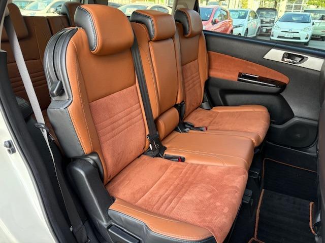 エクシーガクロスオーバー７ ２．５ｉアイサイト　４ＷＤ／半革／禁煙／ナビＴＶ／Ｂｌｕｅｔｏｏｔｈ／ＨＩＤ／ＥＴＣ／衝突軽減ブレーキ／前席シートヒーター／クルーズコントロール（8枚目）