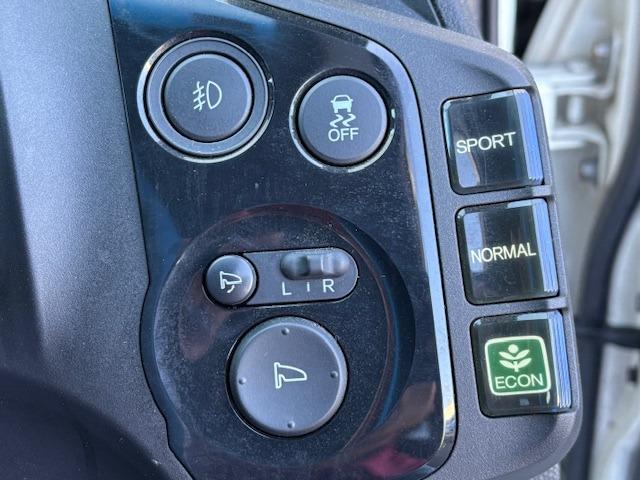 CR-Z αドレストレーベルII 黒ハーフレザーシート/禁煙/HDDナビTV/バックカメラ/HID/ETC/スマートキー/クルーズコントロール/オートライト/オートライト/ステアシフト(19枚目)