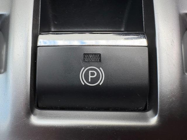 レヴォーグ １．６ＧＴ－Ｓアイサイト　４ＷＤ／車検２年付／禁煙／８型ナビＴＶ／Ｂｌｕｅｔｏｏｔｈ／ＬＥＤ／バックカメラ／ＥＴＣ／衝突軽減ブレーキ／クルーズコントロール（20枚目）